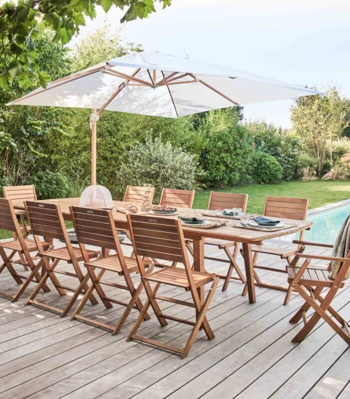 Mesa de jardín extensible de madera de eucalipto 200/300x110 cm y 10 sillas plegables